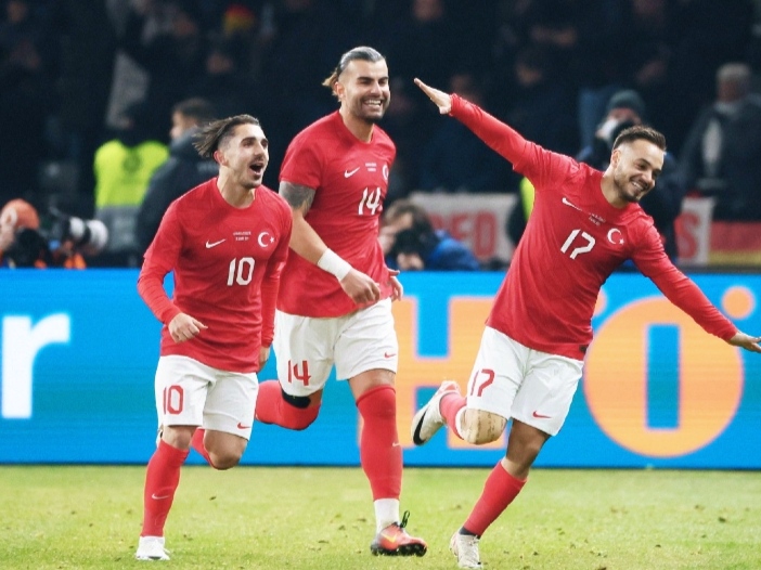 土耳其队出局遗憾，球员心怀不舍感谢支持的简单介绍